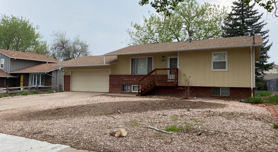 4 Bed 2 Bath Home in great location West Ft Collins w/ Garage and Fenced Yard