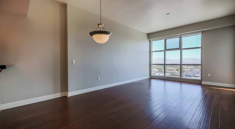 GORGEOUS DOWNTOWN HIGHRISE CONDO FOR LEASE!