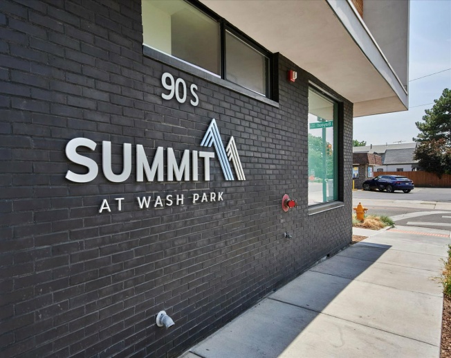 Summit at Wash Park Apartments