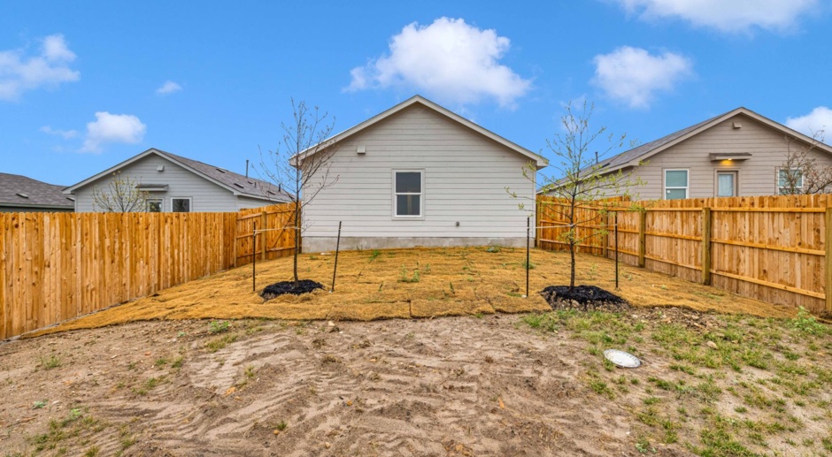 Beautiful Rental Home Located near 410 and Old Pearsall Rd. | Available for ASAP move in! 
