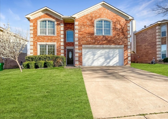 Houses Near Recently Renovated 4-bed 2.5-bath 2-living areas in McKinney's highly desirable Sandy Glen Subdivision