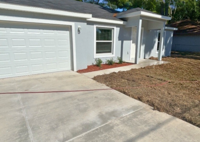 Houses Near Welcome to your new abode in the charming city of Ocala! 