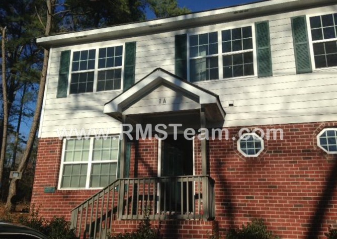 Houses Near 4 BEDROOM DUPLEX IN GREAT LOCATION; CONVENIENT TO SCHOOLS & SHOPPING