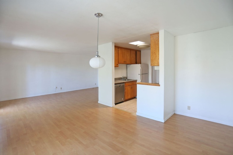 Top floor 3BR/2BA penthouse, Two decks, In-unit storage, Fabulous view of the Oakland skyline (166 Athol Ave #402)